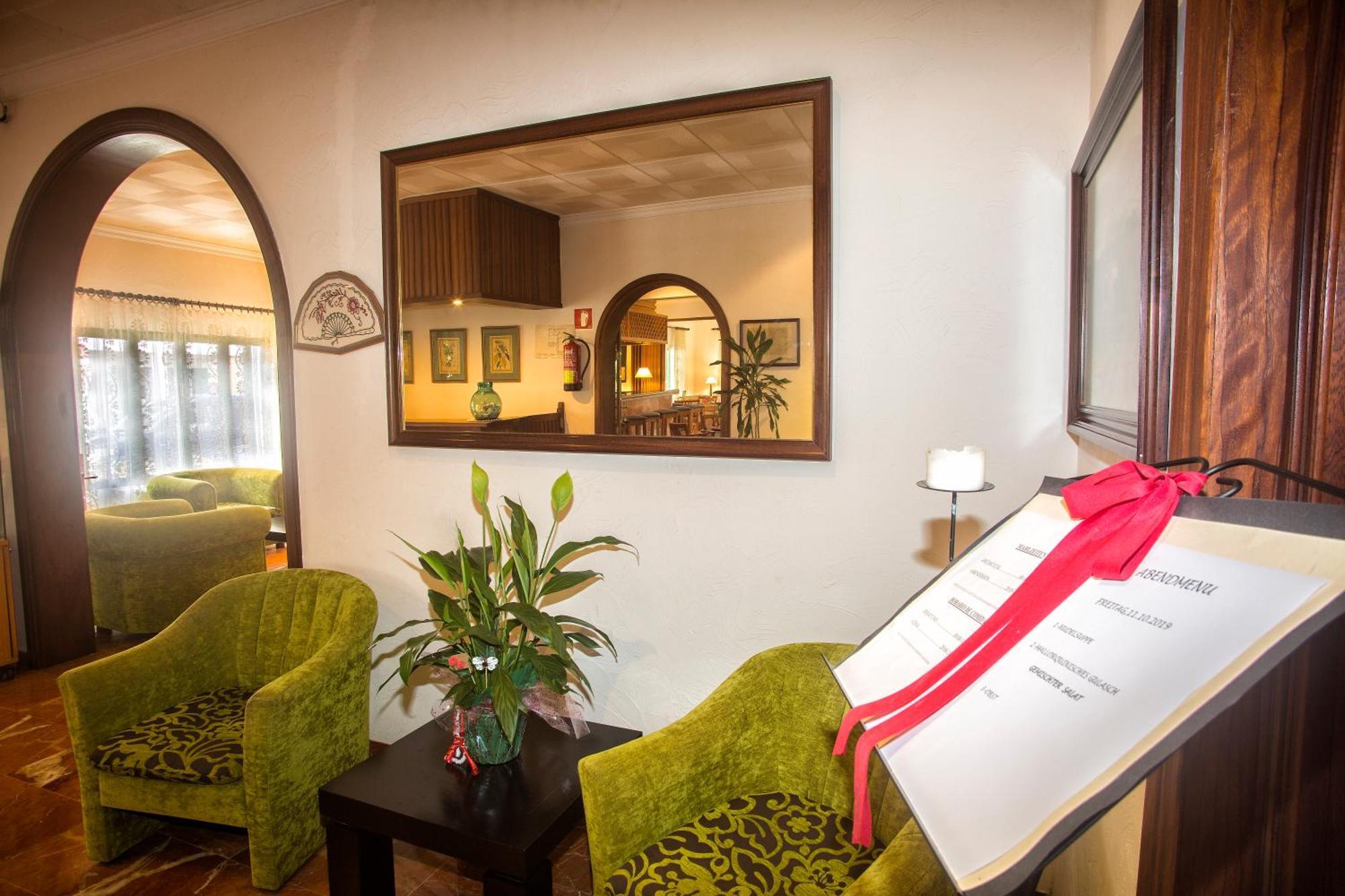 Hotel Martorell By Mhr Колонья Сант Джордин Экстерьер фото