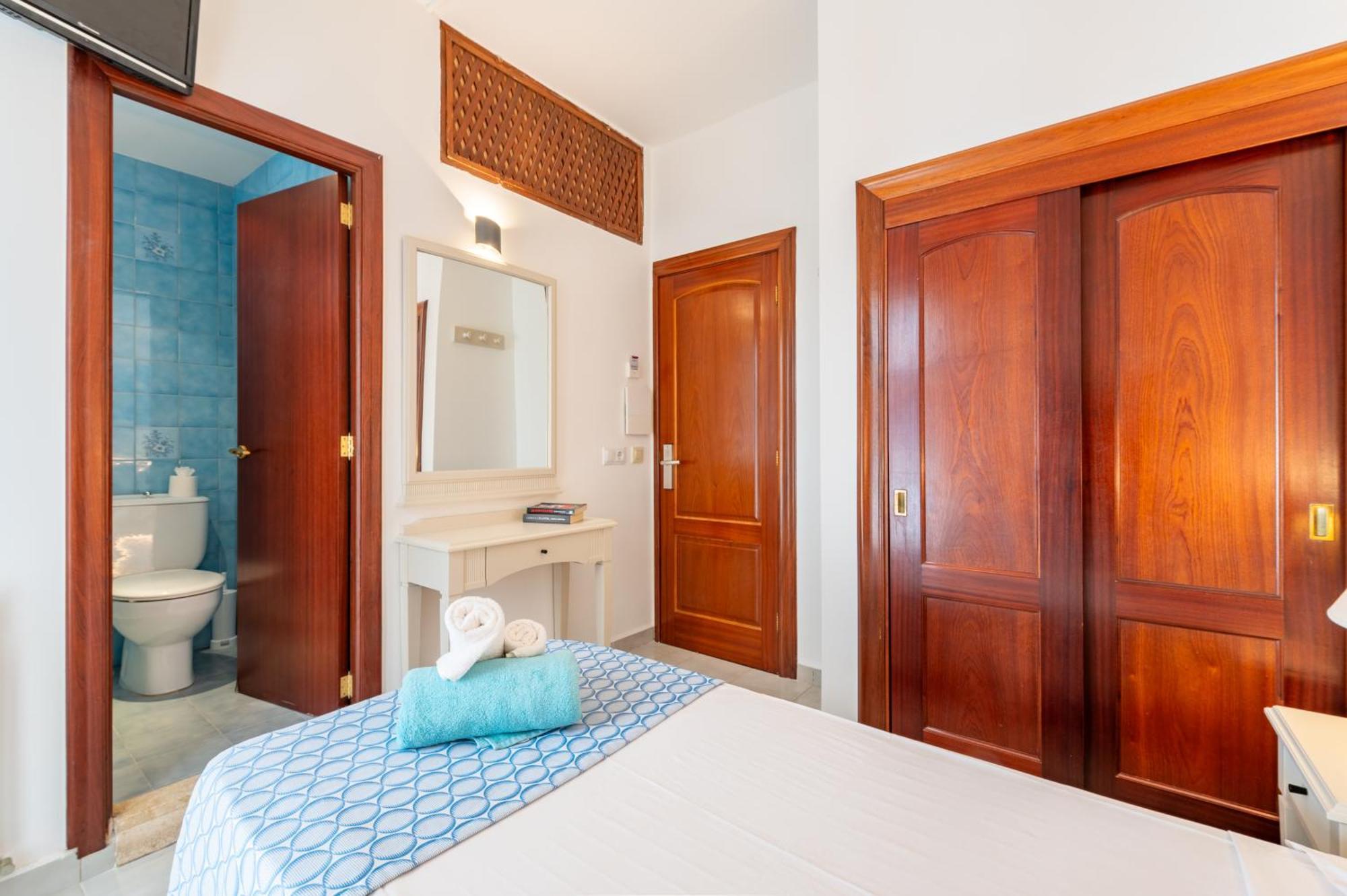 Hotel Martorell By Mhr Колонья Сант Джордин Экстерьер фото