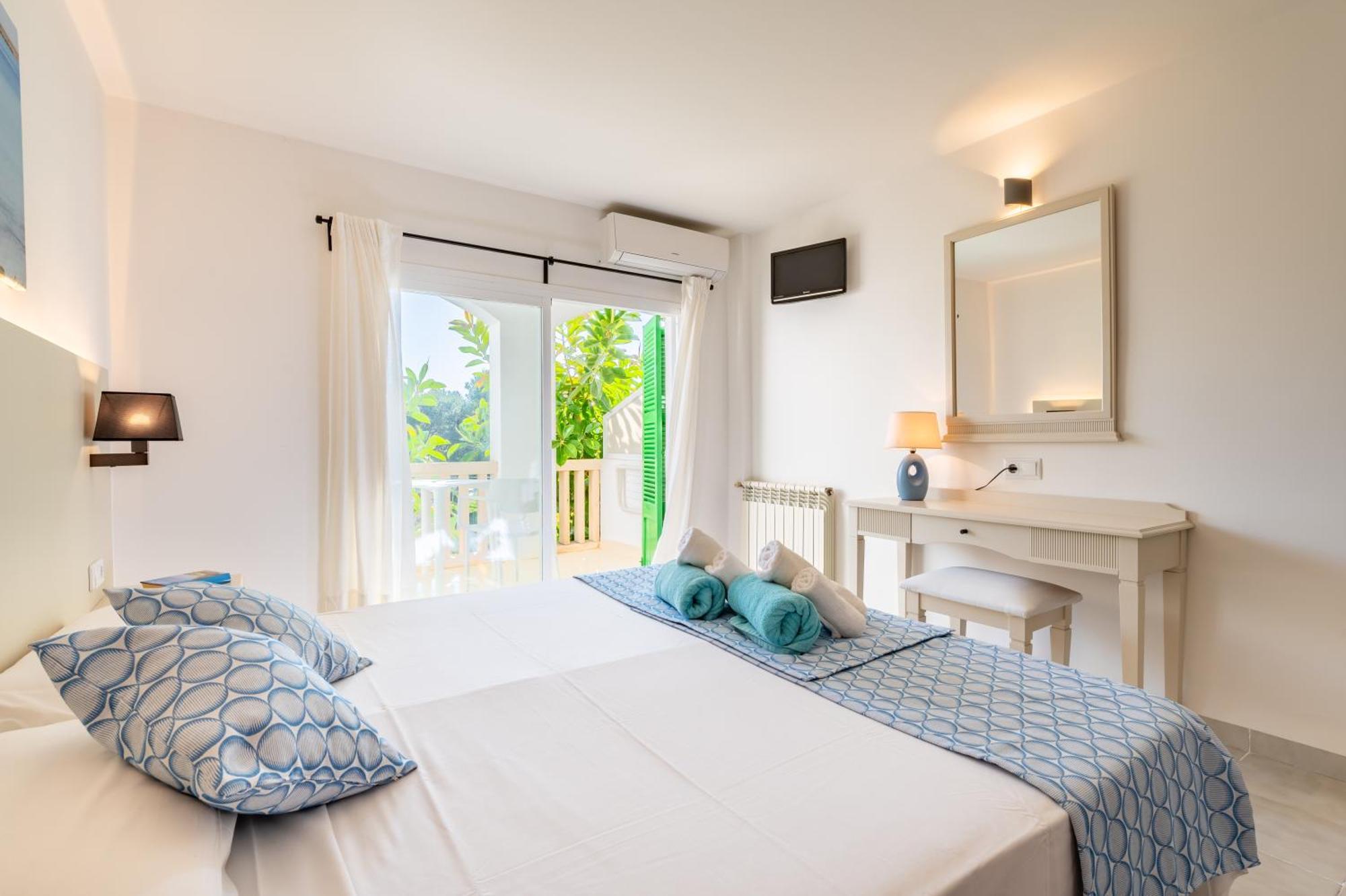 Hotel Martorell By Mhr Колонья Сант Джордин Экстерьер фото