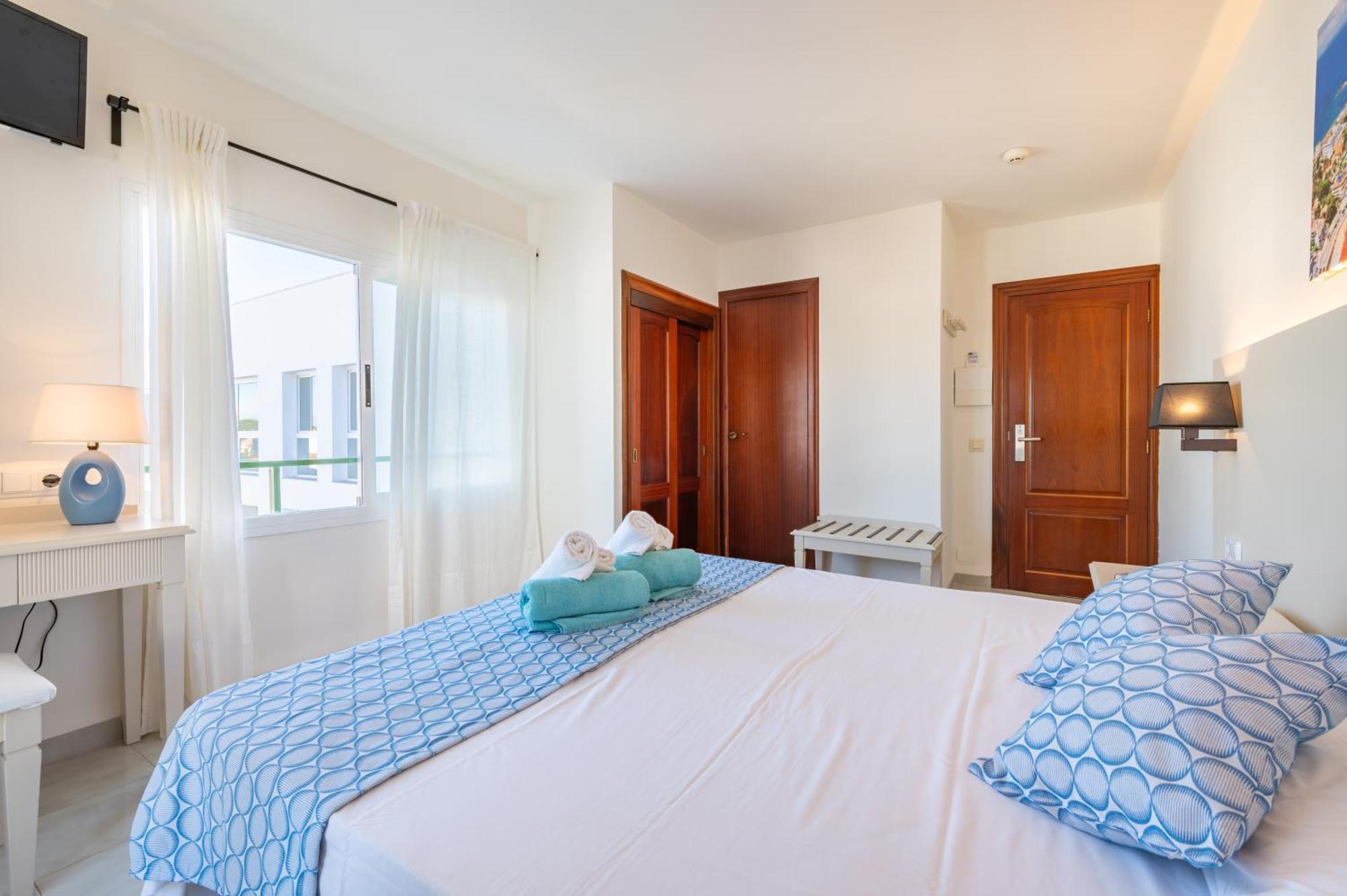 Hotel Martorell By Mhr Колонья Сант Джордин Экстерьер фото