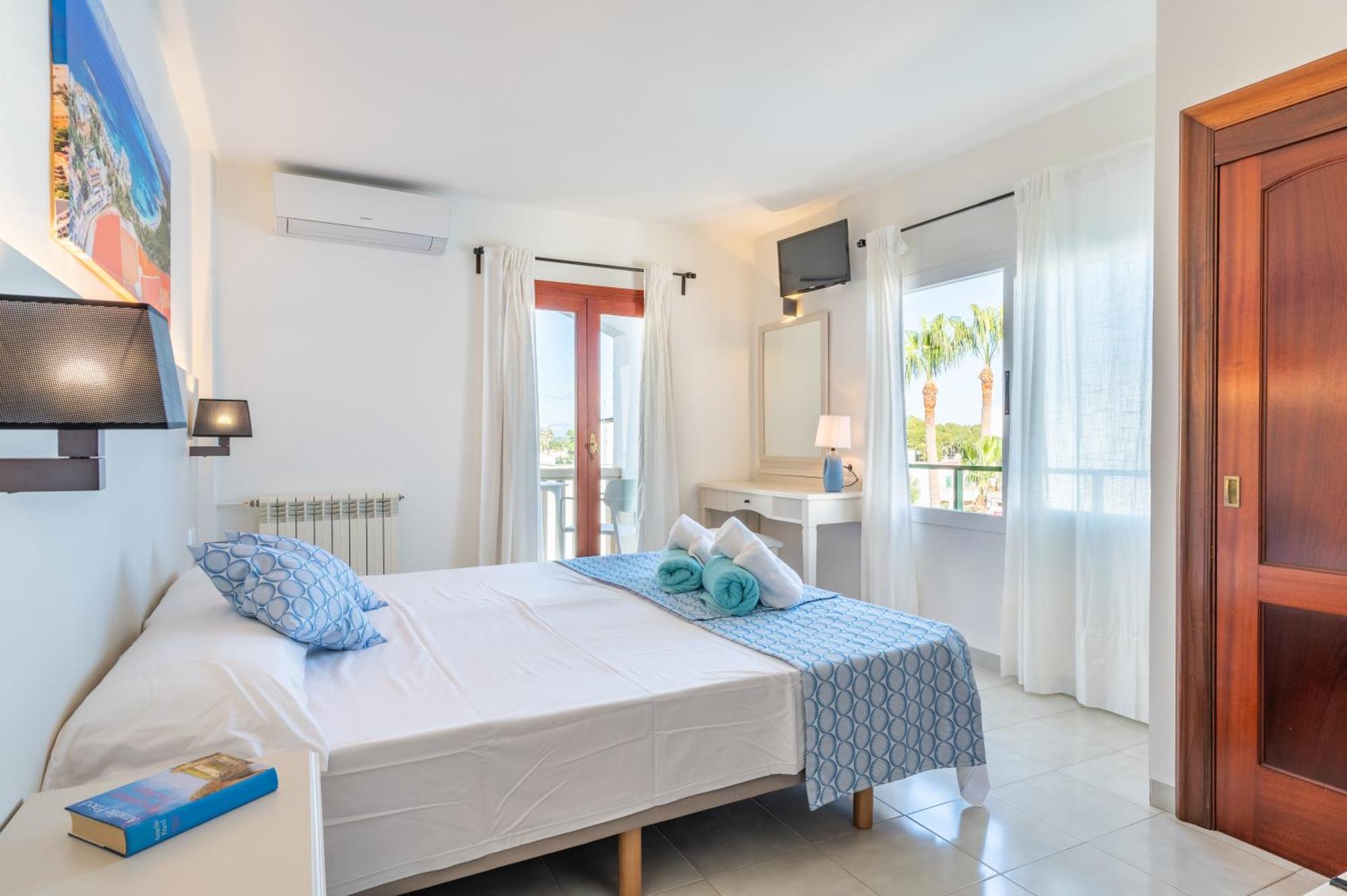 Hotel Martorell By Mhr Колонья Сант Джордин Экстерьер фото